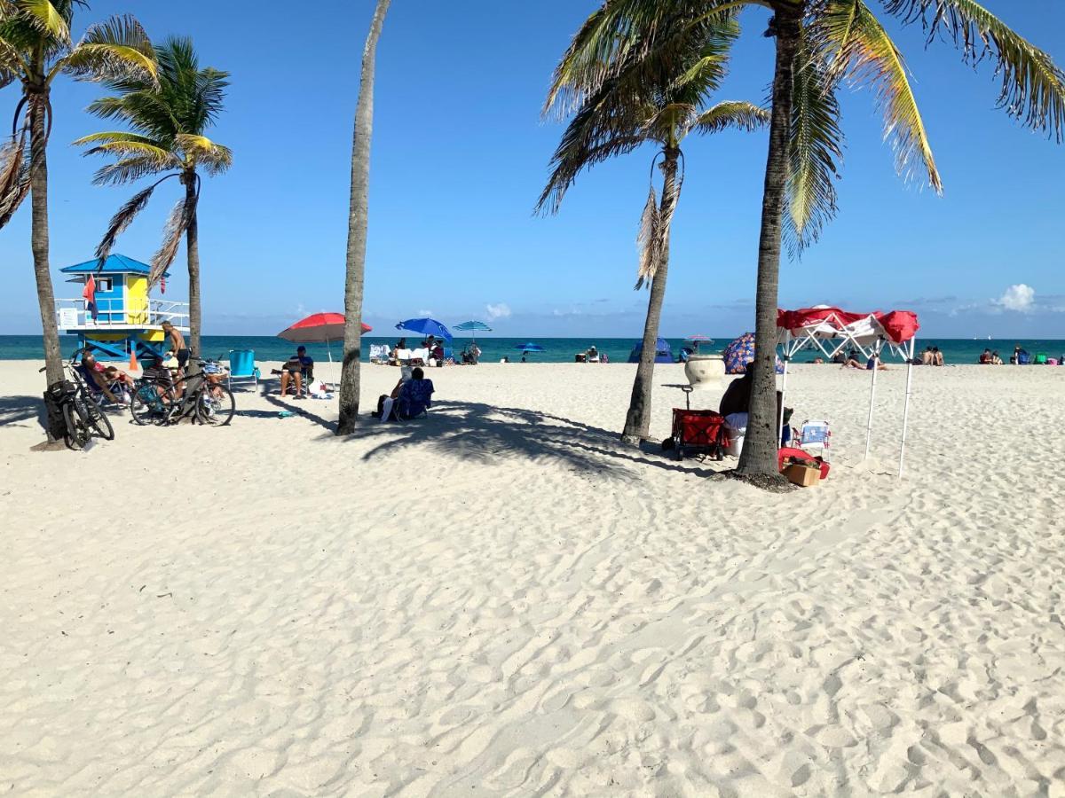 Hollywood Beach Apartments - Walk To The Beach Экстерьер фото